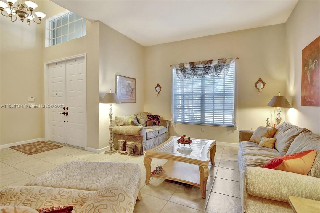 For Sale: $1,350,000 (5 beds, 5 baths, 4225 Square Feet)