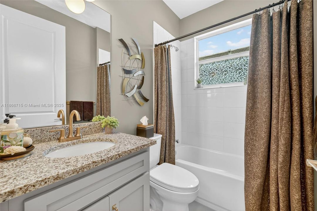 Recently Sold: $425,000 (3 beds, 2 baths, 1508 Square Feet)