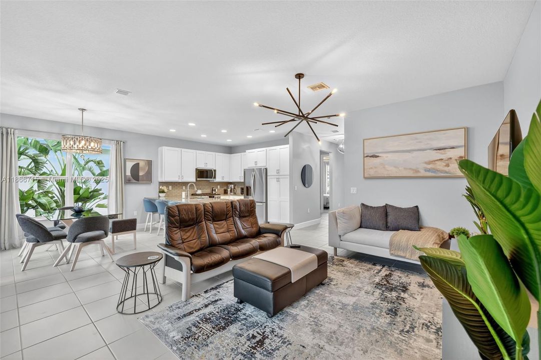 Recently Sold: $425,000 (3 beds, 2 baths, 1508 Square Feet)