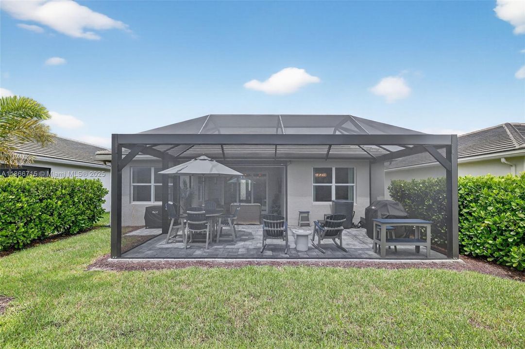 Recently Sold: $425,000 (3 beds, 2 baths, 1508 Square Feet)