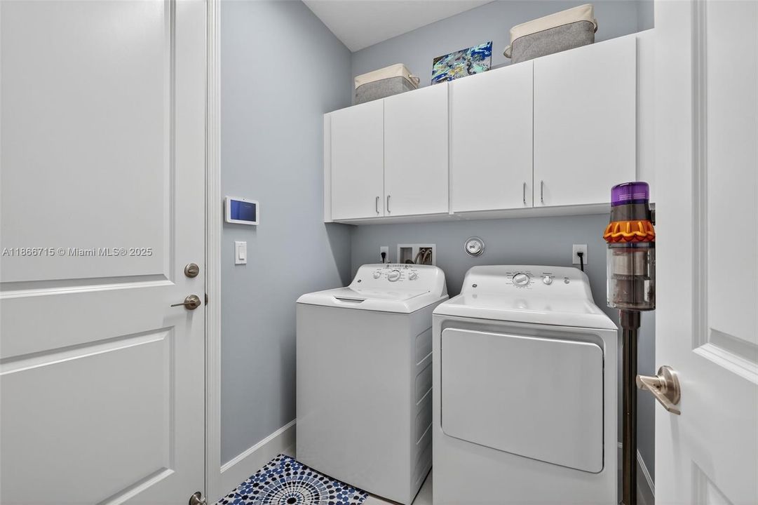 Recently Sold: $425,000 (3 beds, 2 baths, 1508 Square Feet)