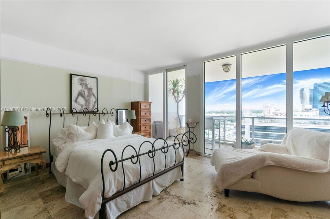 For Sale: $1,250,000 (1 beds, 1 baths, 960 Square Feet)