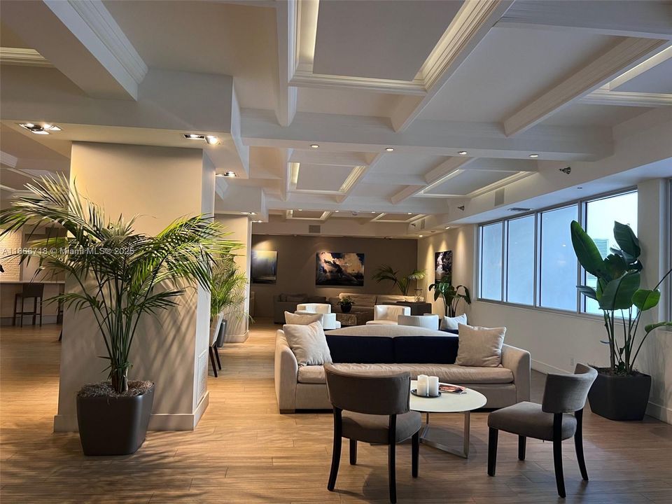 For Sale: $1,250,000 (1 beds, 1 baths, 960 Square Feet)