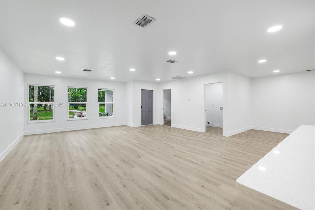 Недавно продано: $584,000 (4 спален, 3 ванн, 0 Квадратных фут)