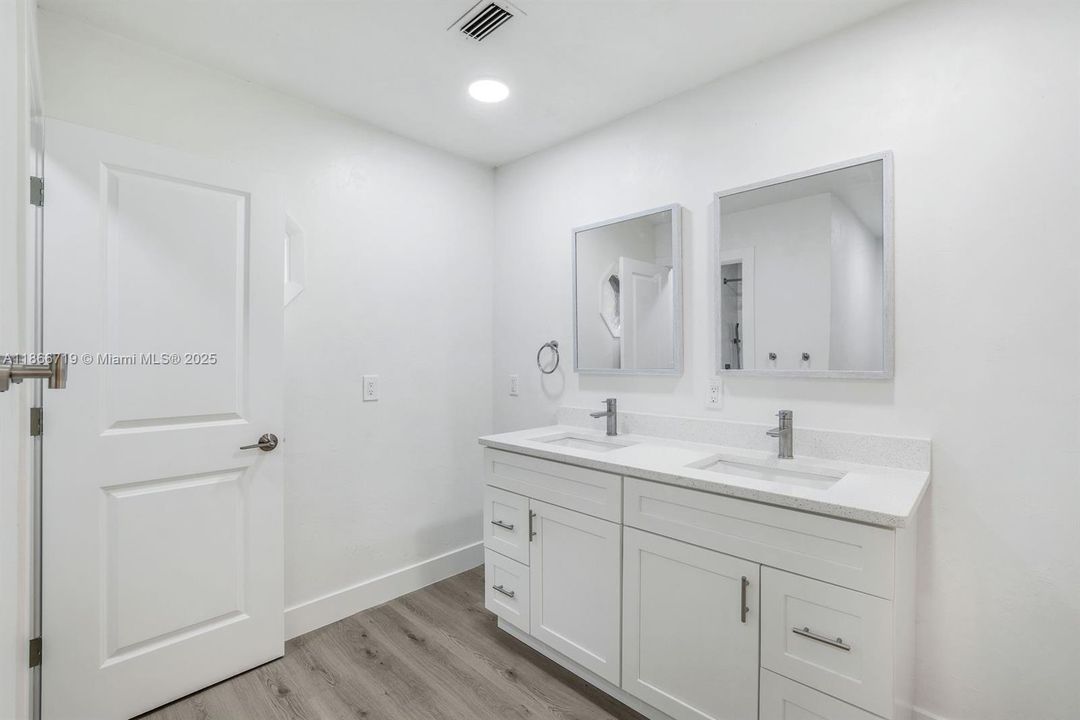 Недавно продано: $584,000 (4 спален, 3 ванн, 0 Квадратных фут)