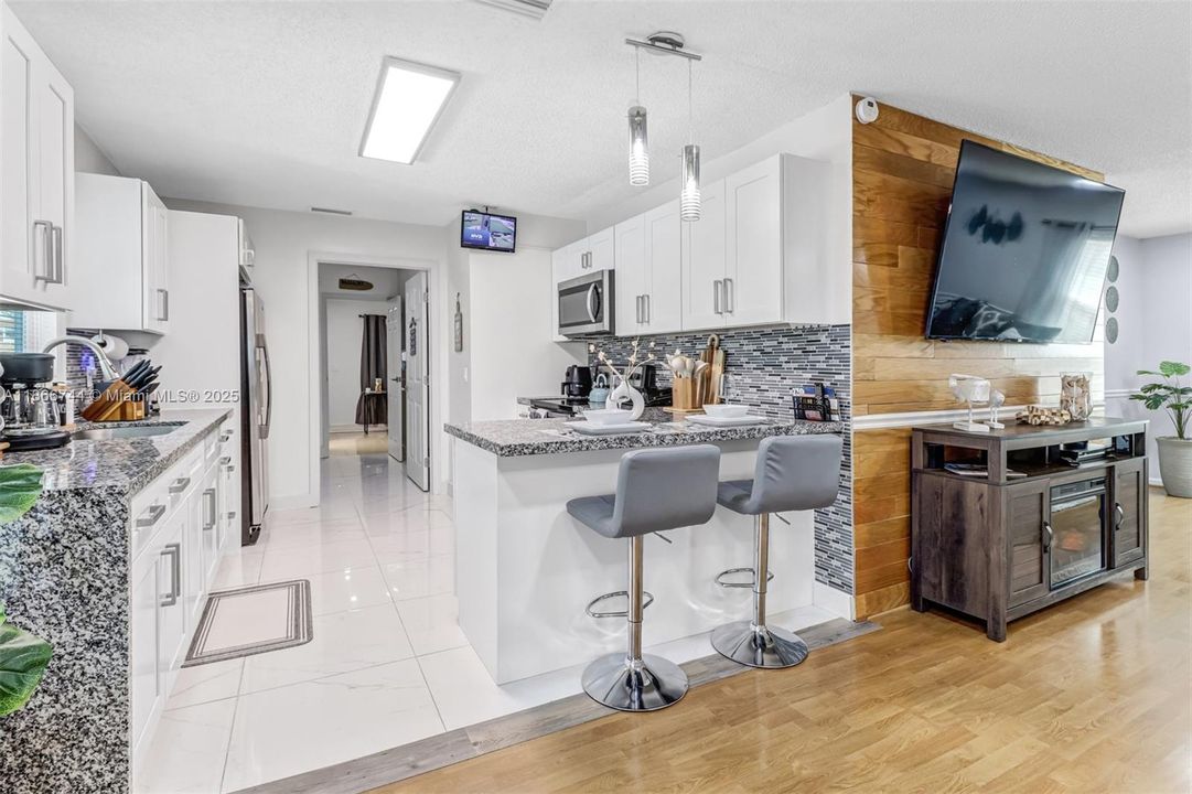 Недавно продано: $585,000 (4 спален, 3 ванн, 1272 Квадратных фут)