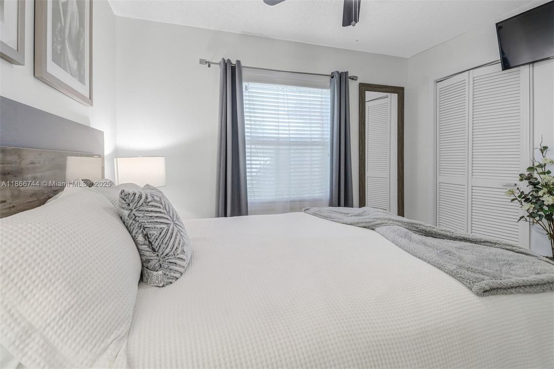 Недавно продано: $585,000 (4 спален, 3 ванн, 1272 Квадратных фут)