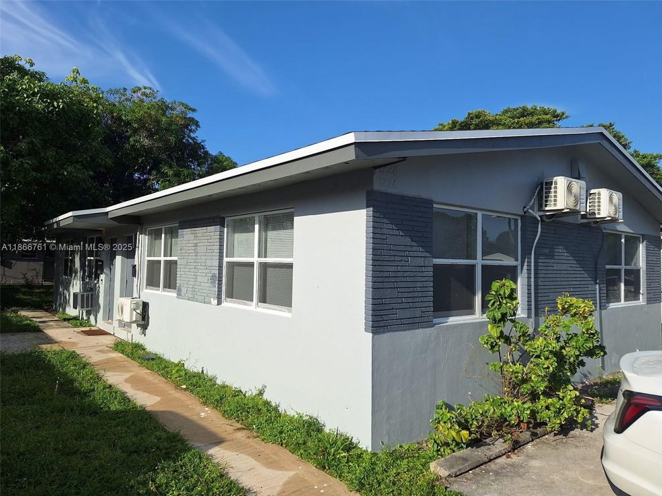 Недавно арендовано: $1,900 (2 спален, 1 ванн, 1485 Квадратных фут)