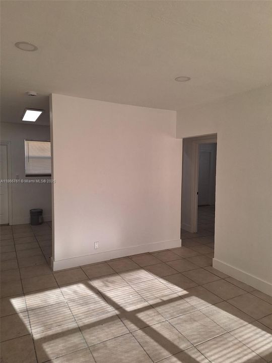 Недавно арендовано: $1,900 (2 спален, 1 ванн, 1485 Квадратных фут)