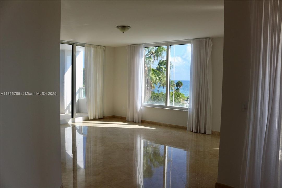 В аренду: $25,000 (3 спален, 5 ванн, 3950 Квадратных фут)