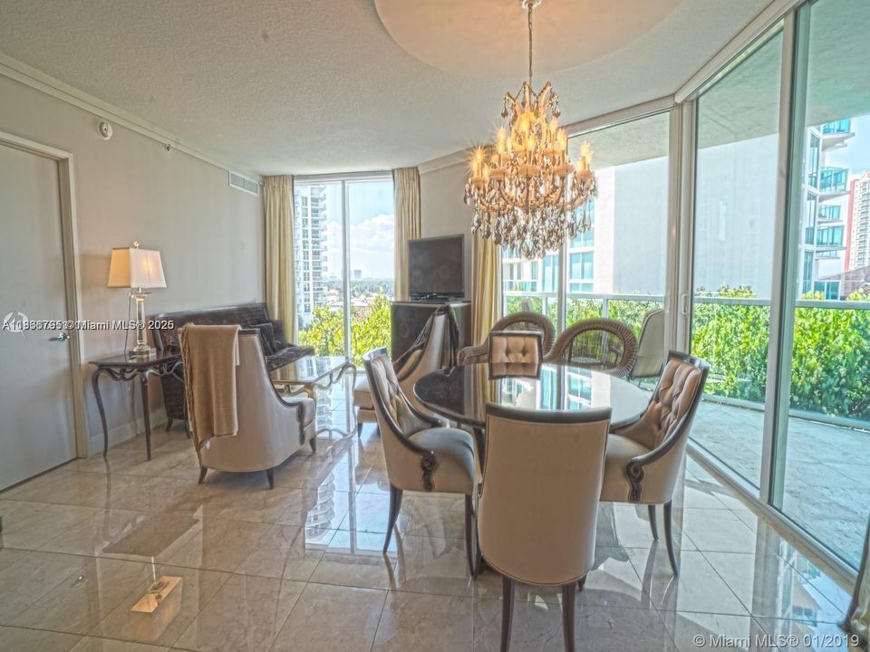 En Venta: $875,000 (3 camas, 2 baños, 1458 Pies cuadrados)