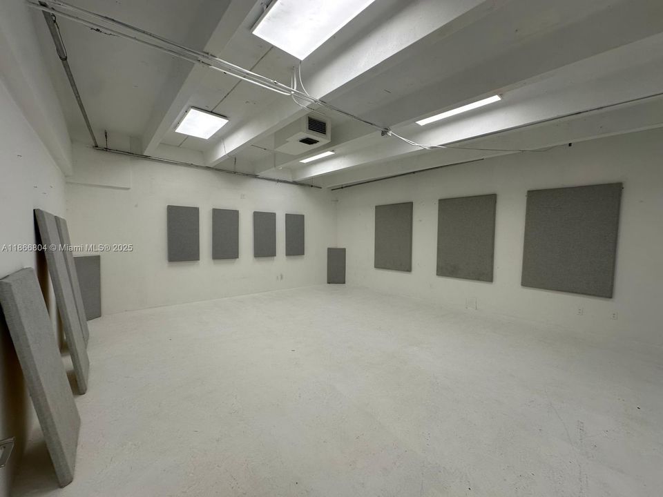 出租: $20,000 (0 贝兹, 0 浴室, 0 平方英尺)