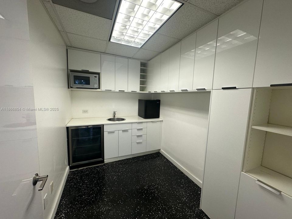 出租: $20,000 (0 贝兹, 0 浴室, 0 平方英尺)