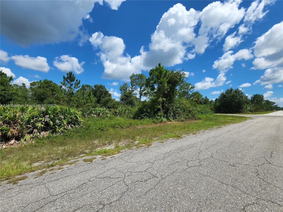 最近售出: $35,000 (0.50 acres)