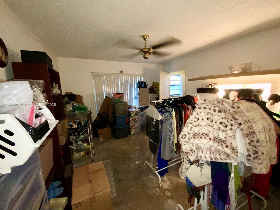 Activo con contrato: $249,000 (2 camas, 2 baños, 1330 Pies cuadrados)