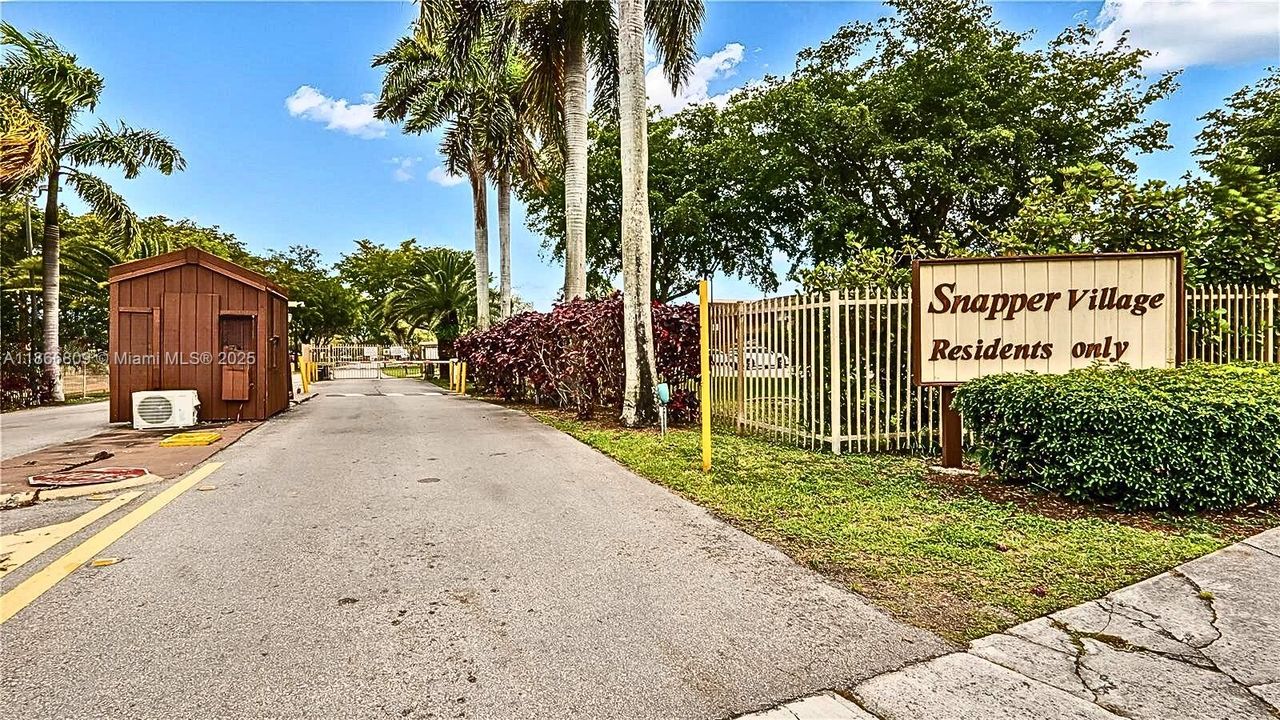 Activo con contrato: $249,000 (2 camas, 2 baños, 1330 Pies cuadrados)