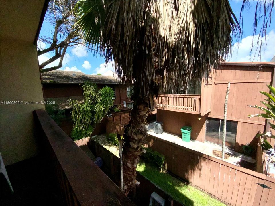 Activo con contrato: $249,000 (2 camas, 2 baños, 1330 Pies cuadrados)