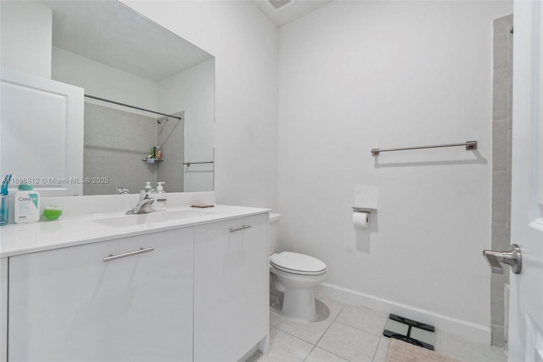 Recientemente alquilado: $4,250 (4 camas, 2 baños, 1820 Pies cuadrados)