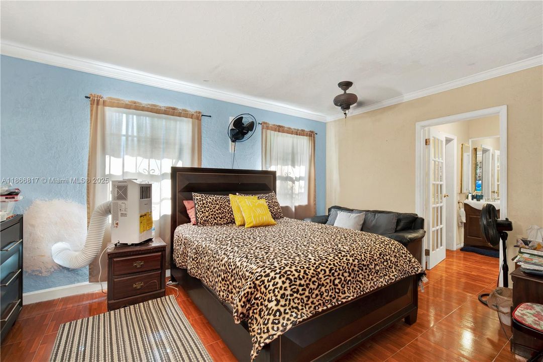 待售: $479,000 (2 贝兹, 2 浴室, 1555 平方英尺)