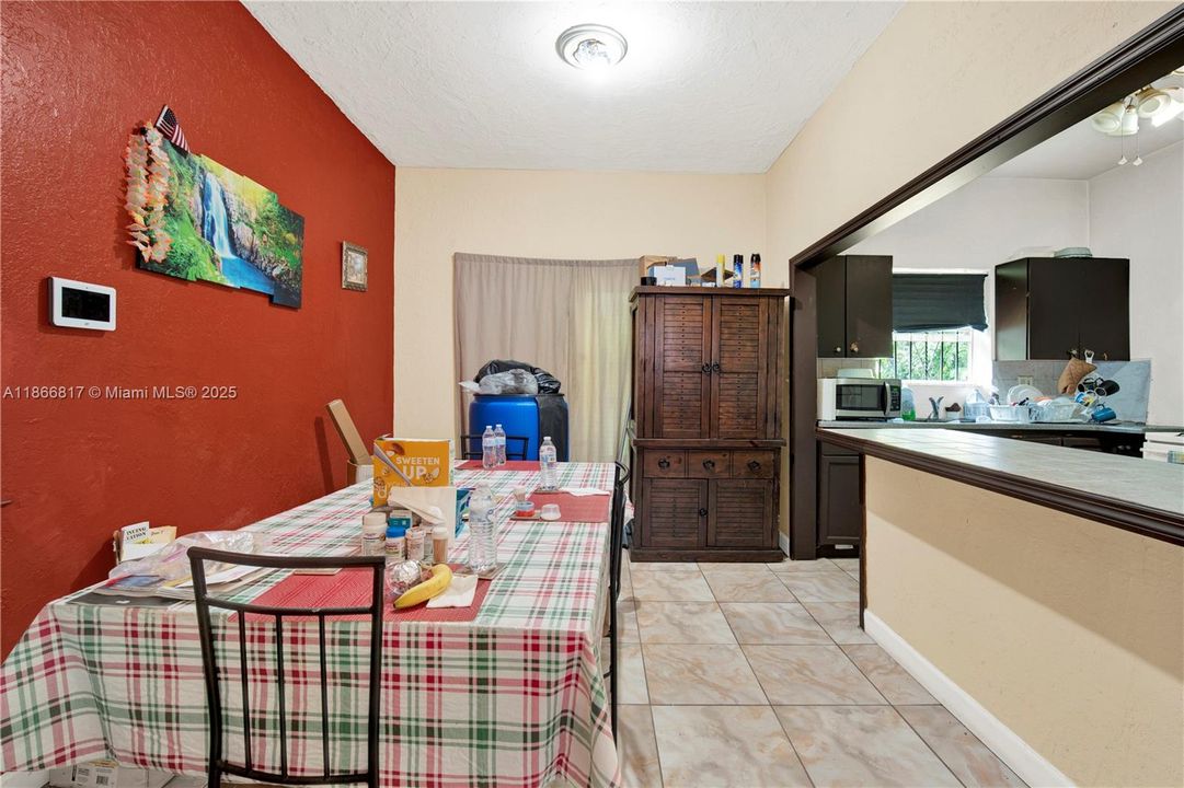 待售: $479,000 (2 贝兹, 2 浴室, 1555 平方英尺)