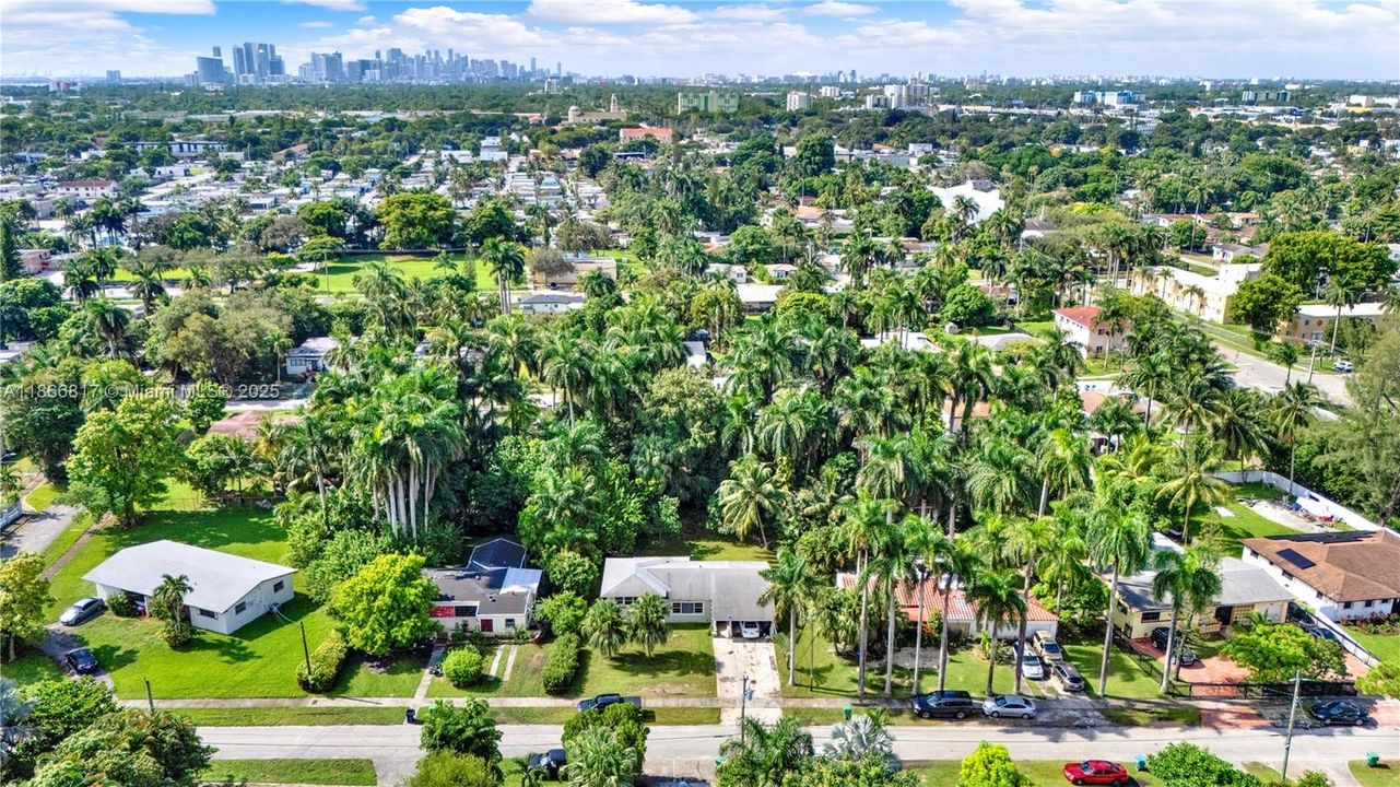 待售: $479,000 (2 贝兹, 2 浴室, 1555 平方英尺)