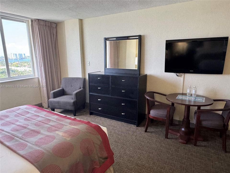 待售: $119,900 (0 贝兹, 1 浴室, 420 平方英尺)