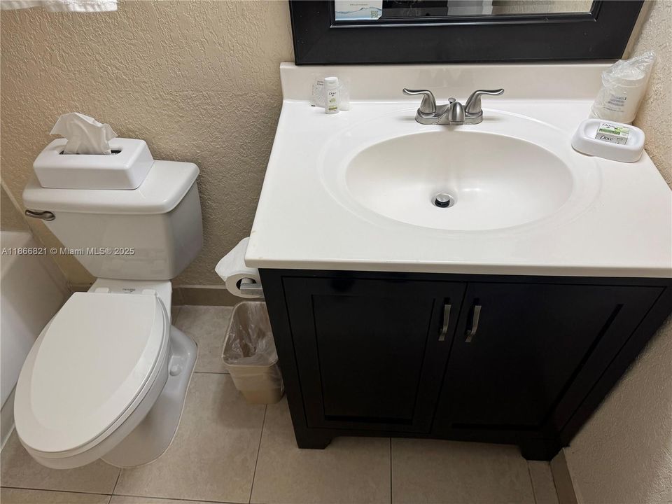 待售: $119,900 (0 贝兹, 1 浴室, 420 平方英尺)