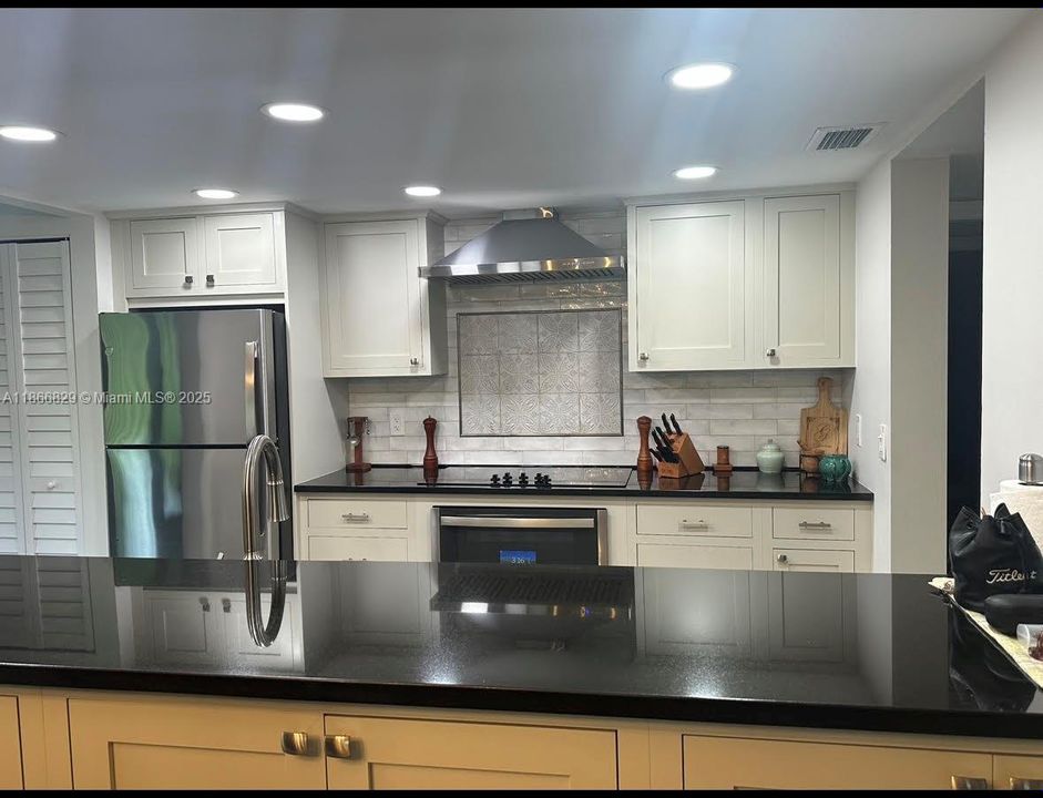 For Rent: $2,800 (2 beds, 2 baths, 1530 Square Feet)