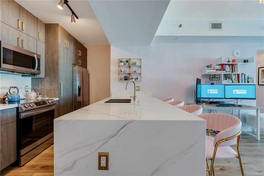 En Venta: $517,000 (1 camas, 1 baños, 774 Pies cuadrados)