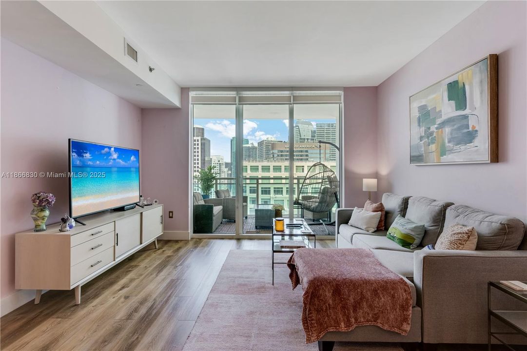 En Venta: $517,000 (1 camas, 1 baños, 774 Pies cuadrados)