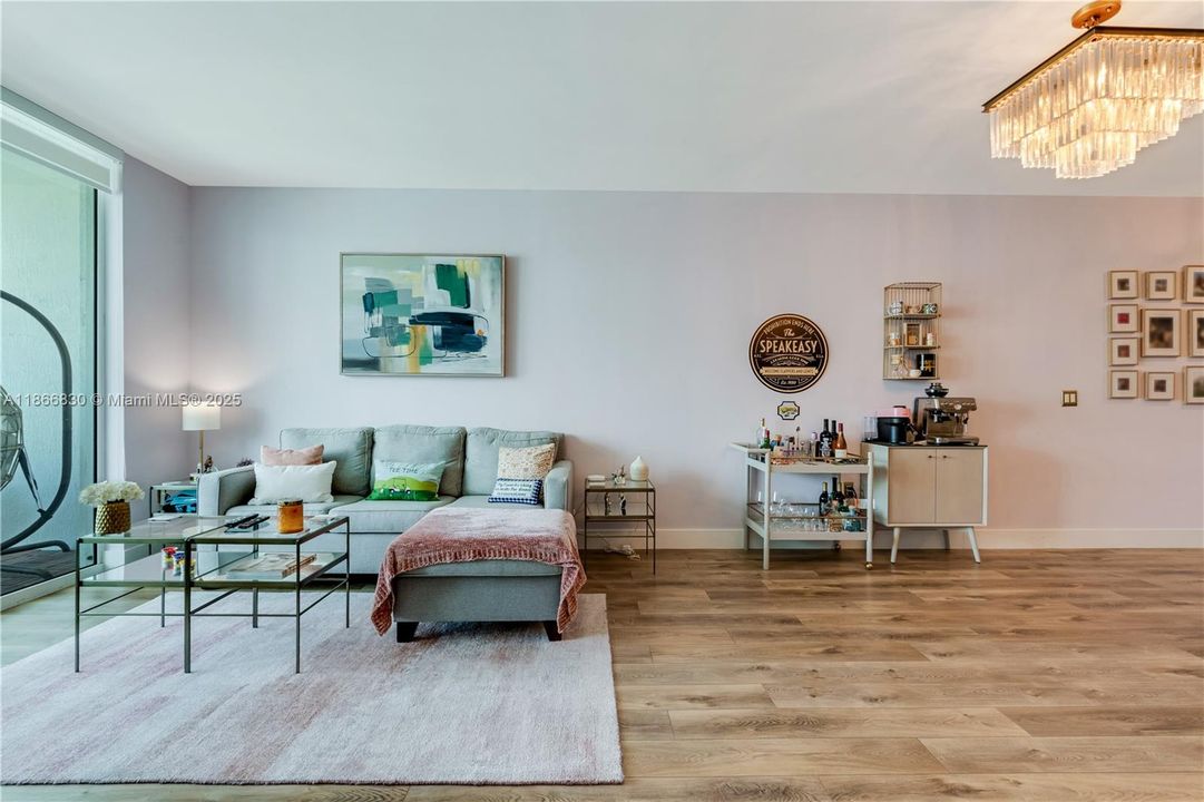 En Venta: $517,000 (1 camas, 1 baños, 774 Pies cuadrados)