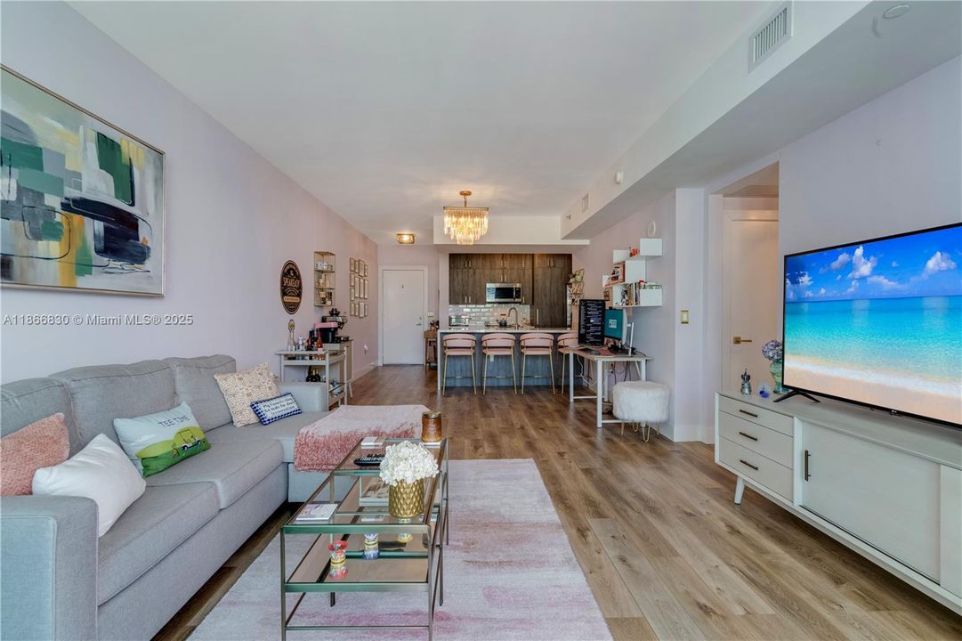 En Venta: $517,000 (1 camas, 1 baños, 774 Pies cuadrados)