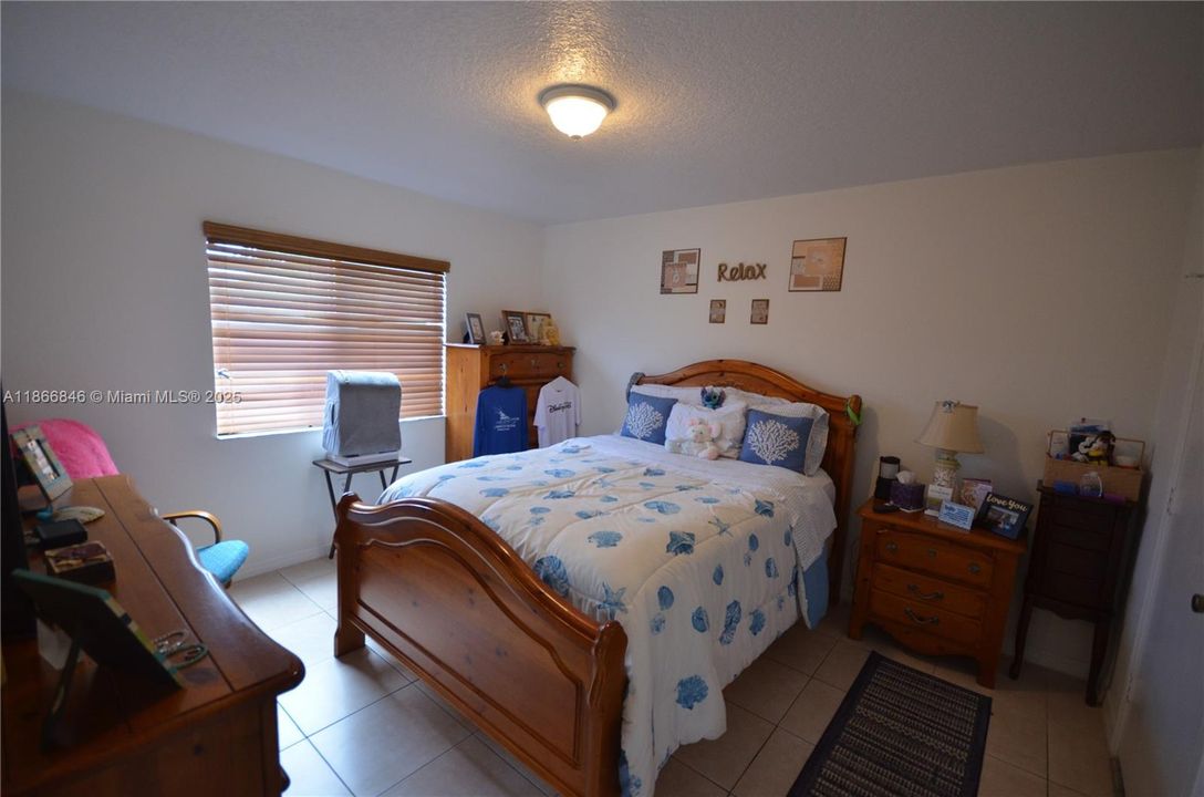 En Venta: $280,000 (3 camas, 2 baños, 1099 Pies cuadrados)