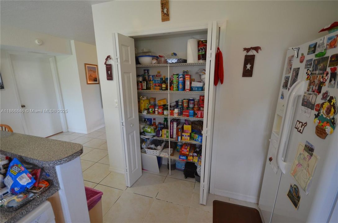 En Venta: $280,000 (3 camas, 2 baños, 1099 Pies cuadrados)