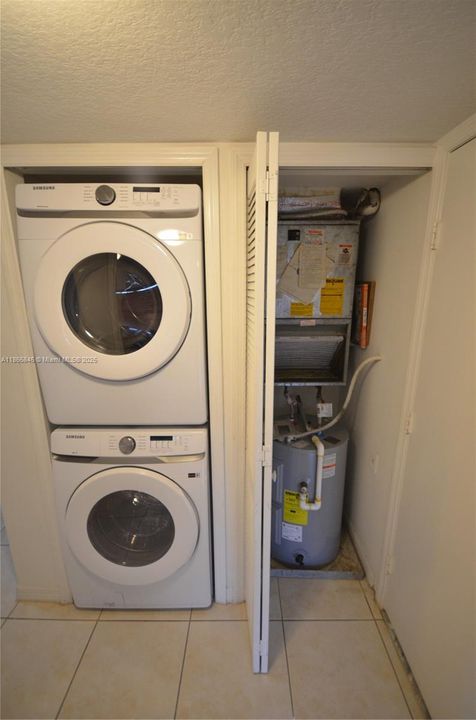 En Venta: $280,000 (3 camas, 2 baños, 1099 Pies cuadrados)