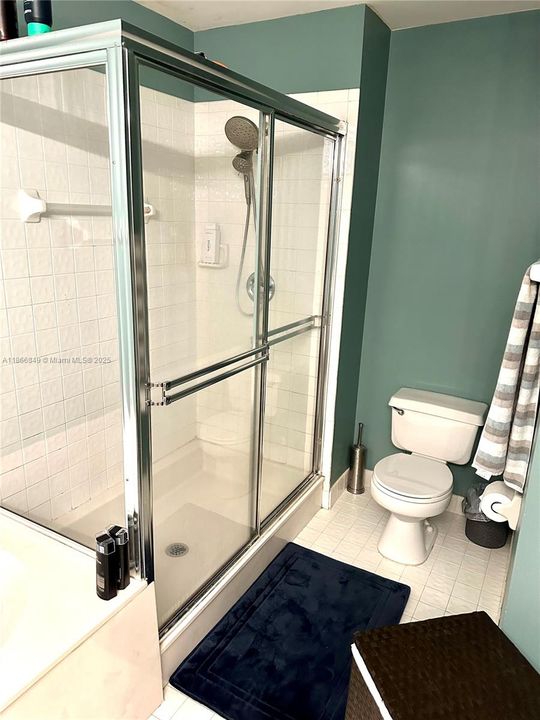 Active With Contract: $3,900 (3 beds, 2 baths, 1862 Square Feet)