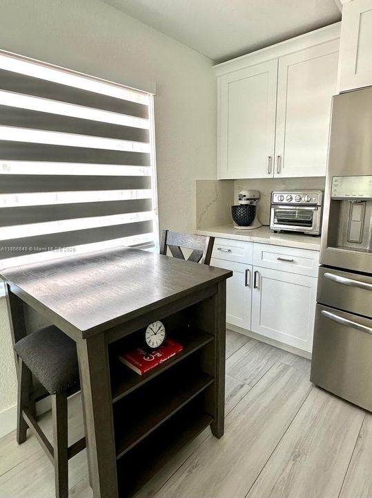 Active With Contract: $3,900 (3 beds, 2 baths, 1862 Square Feet)