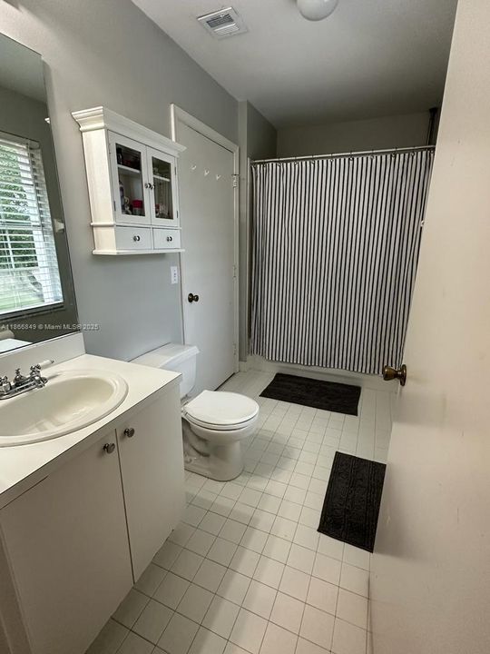 Active With Contract: $3,900 (3 beds, 2 baths, 1862 Square Feet)