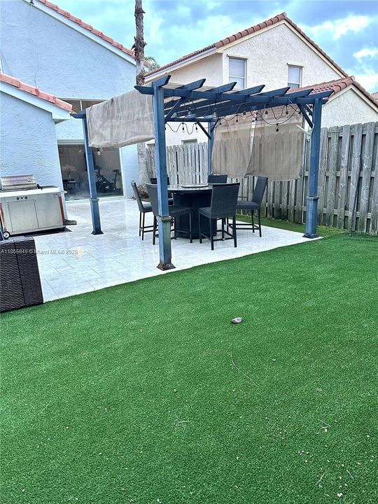 Active With Contract: $3,900 (3 beds, 2 baths, 1862 Square Feet)