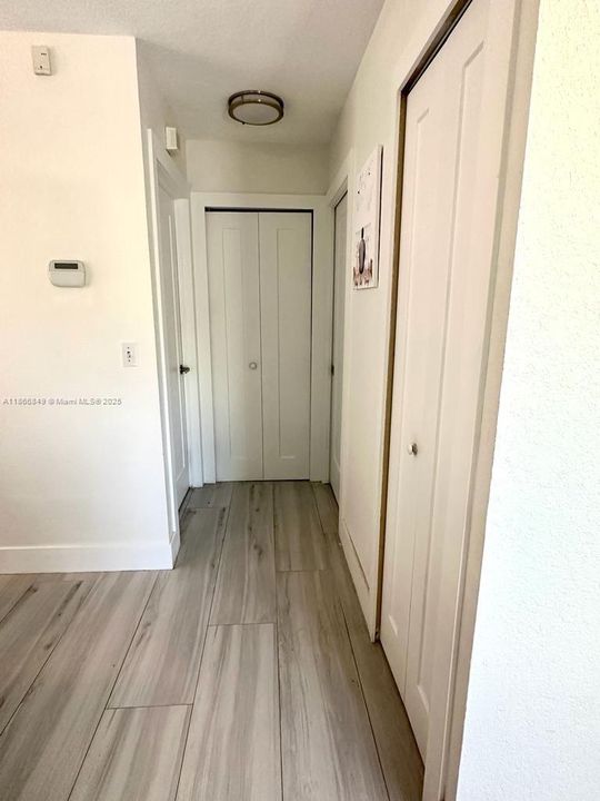 Active With Contract: $3,900 (3 beds, 2 baths, 1862 Square Feet)