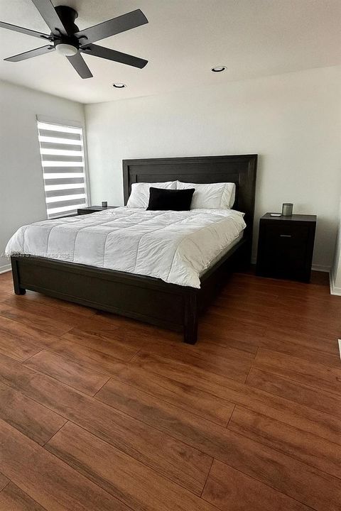 Active With Contract: $3,900 (3 beds, 2 baths, 1862 Square Feet)