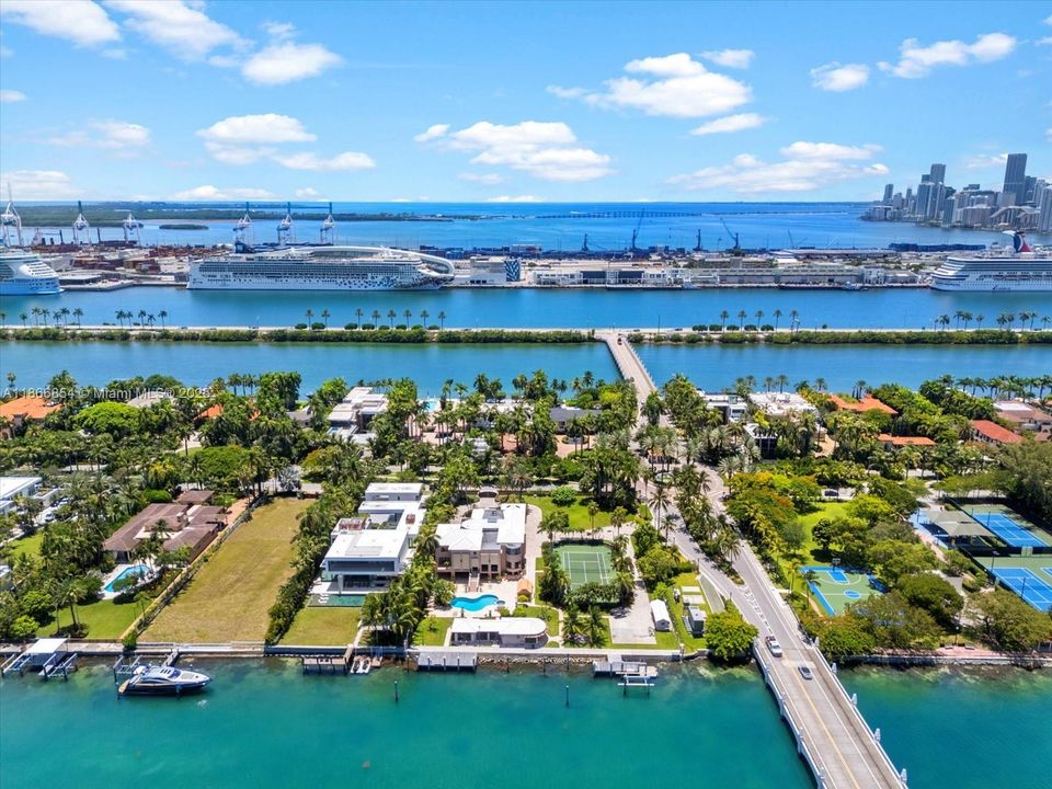 For Sale: $53,000,000 (5 beds, 5 baths, 11639 Square Feet)