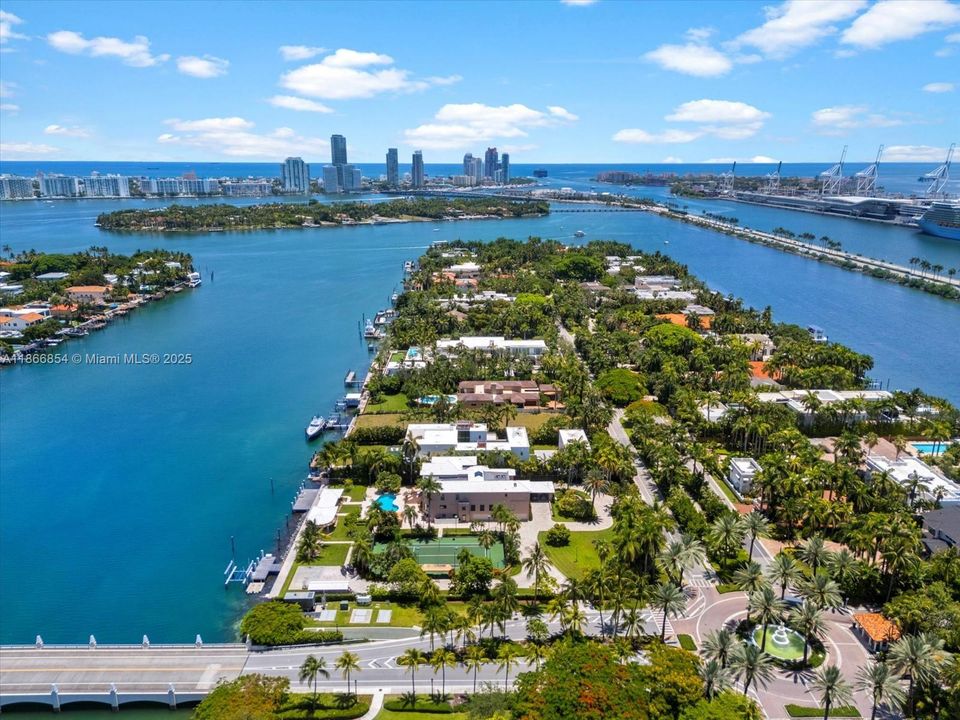 For Sale: $53,000,000 (5 beds, 5 baths, 11639 Square Feet)