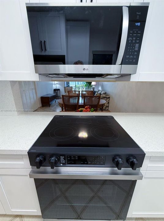 Под контрактом: $265,000 (2 спален, 1 ванн, 775 Квадратных фут)