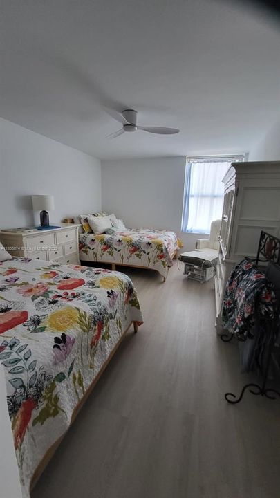 合同活跃: $3,000 (1 贝兹, 1 浴室, 797 平方英尺)