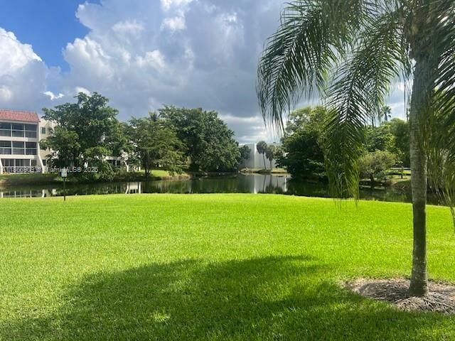 待售: $319,900 (2 贝兹, 2 浴室, 1106 平方英尺)