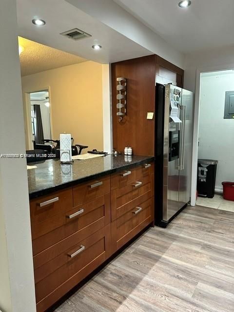 待售: $319,900 (2 贝兹, 2 浴室, 1106 平方英尺)