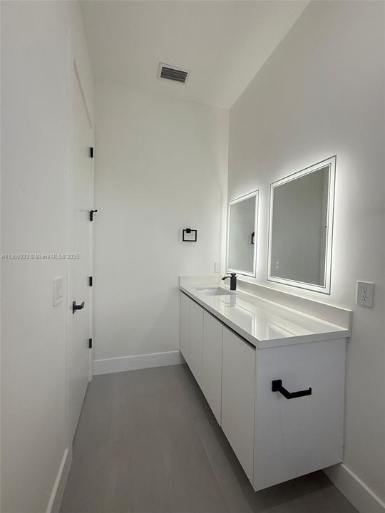 出租: $2,900 (3 贝兹, 2 浴室, 1965 平方英尺)