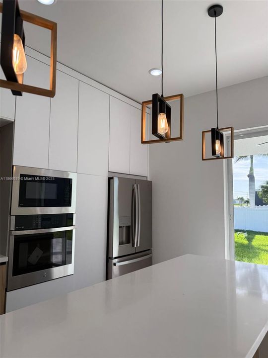 出租: $2,900 (3 贝兹, 2 浴室, 1965 平方英尺)