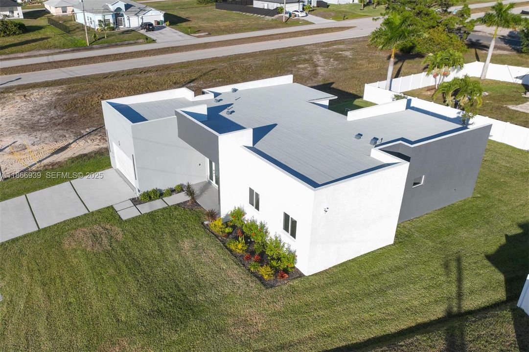 В аренду: $2,900 (3 спален, 2 ванн, 1965 Квадратных фут)